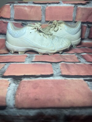 Nike Hyperdiamond 4 Keystone Softball Cleats, Wmns Sz 8 White. CZ5918-103 New