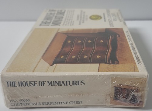 The House of Miniatures # 40050 Chippendale Serpentine Chest - Picture 5 of 6