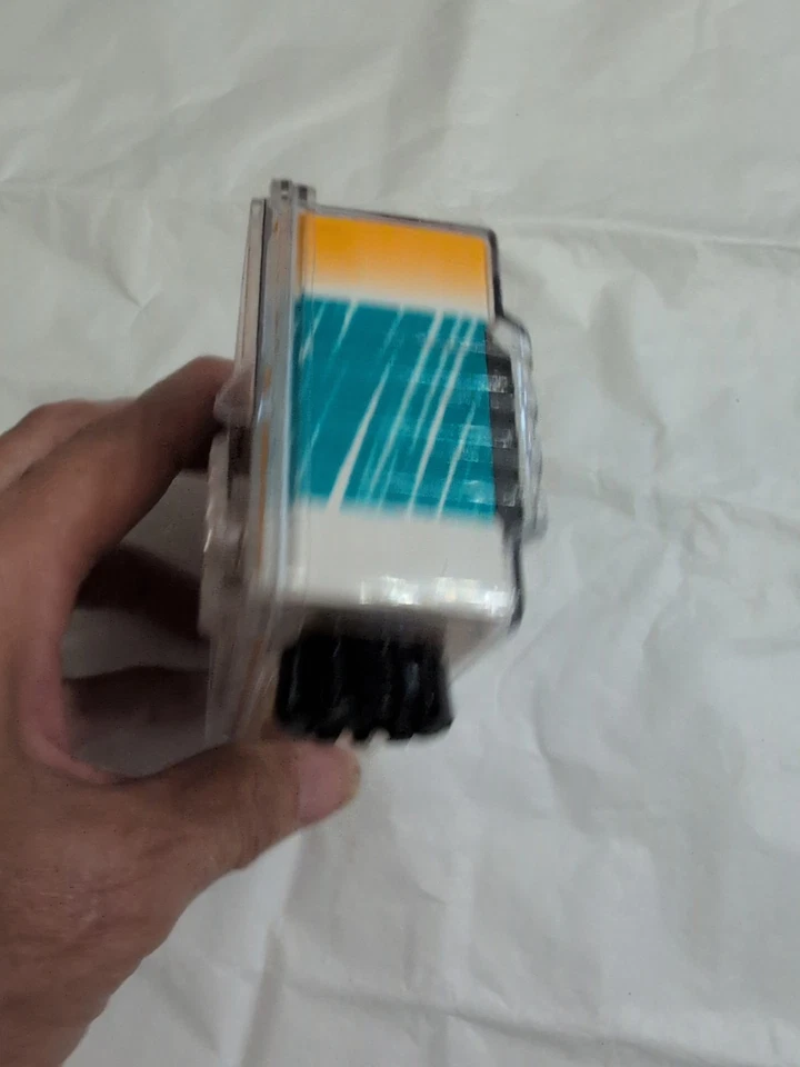 Vintage Kodak Fun Saver 35mm Outdoor Use Camera 27 Exposures New Exp. 08/1996 - Image 4 of 4