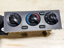 01-04 Nissan Xterra and Frontier Heater AC Temperature Control Switch Panel OEM