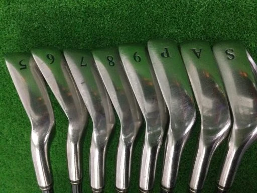 Dunlop XXIO 2004 Irons #5-9,Pw,Aw,SW(8Clubs)/XXIO MP300/Flex:Regular/ Iron set - Image 3 of 4