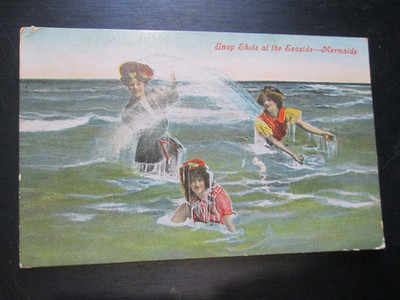 Postkarte - ''Schnappschüsse am Meer - Meerjungfrauen'' Frauen schwimmen, Vintage verschickt