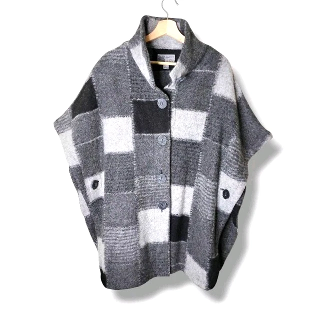 Habitat Black & White Patchwork Relaxed Oversized Knit Boho Poncho Size M