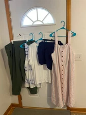 BRAND NEW LOT OF 5 WOMEN'S SIZE XXXL CLOTHING