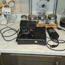 Microsoft Xbox 360 Console, Controller, Power Adapter, Game Discs, Carrying Case