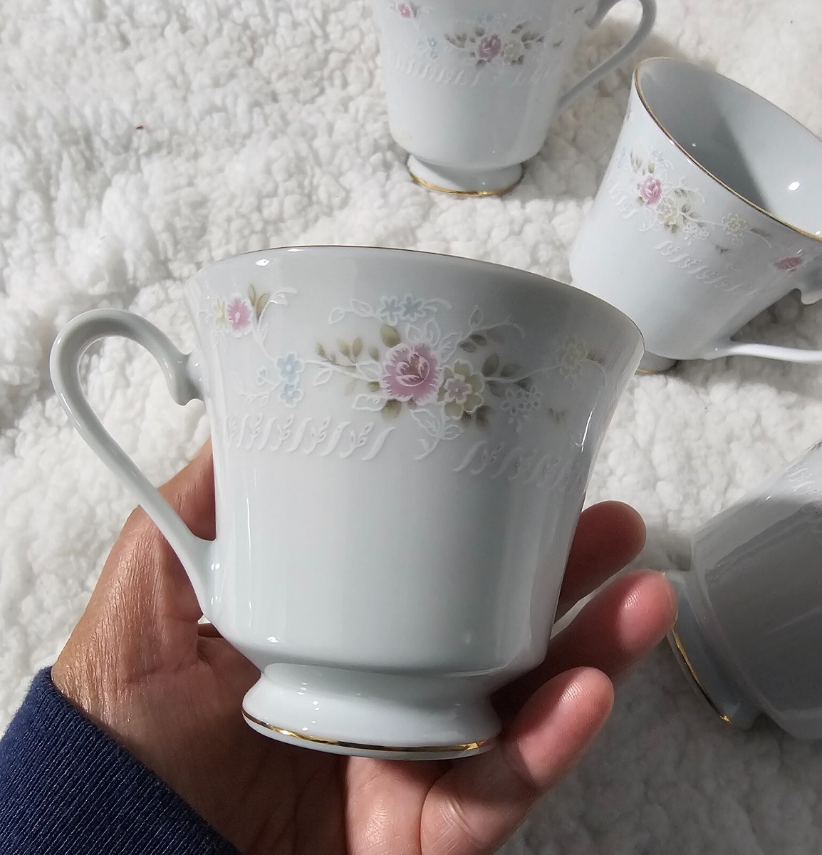 Set of 4 Vintage Crescent Tea Cups Fine China Jie Pai Floral White