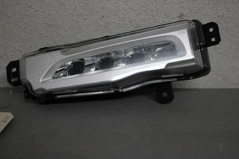 BMW X3 2018 2019 luz antiniebla lateral izquierda Foto 2 de 4