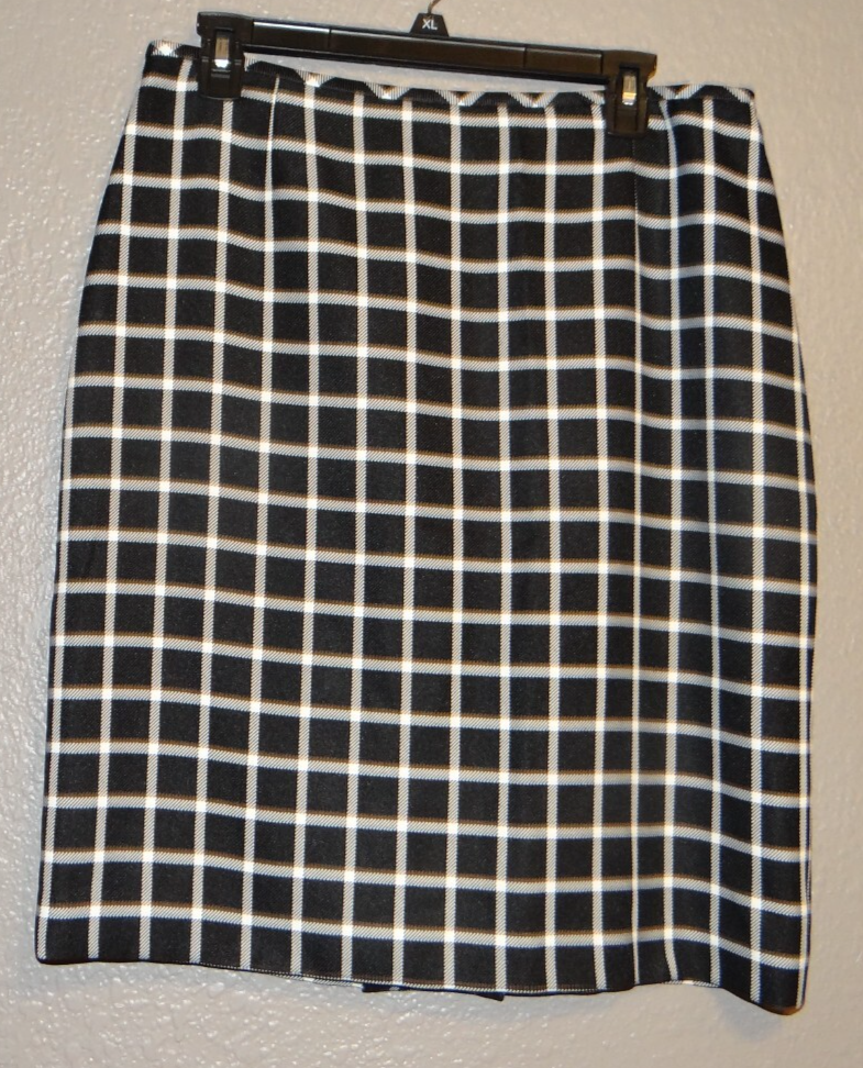Tahari Arthur S Levine Womens Size 10 Black White Straight Skirt with Back Slit