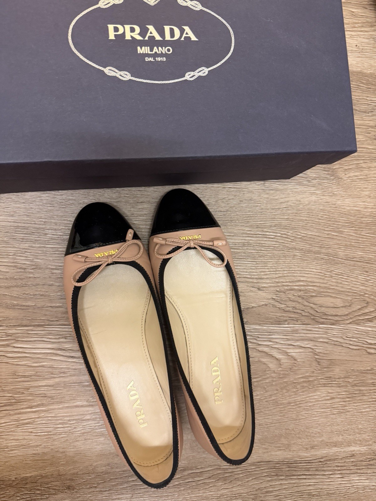 Prada Women’s Ballet Flats Black/Beige Leather Slip-On Round Toe Bow Size 7.5