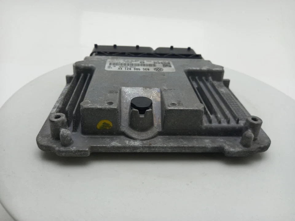 VOLKSWAGEN GOLF Engine ECU Control Module 2003-2010 - Image 4 of 4