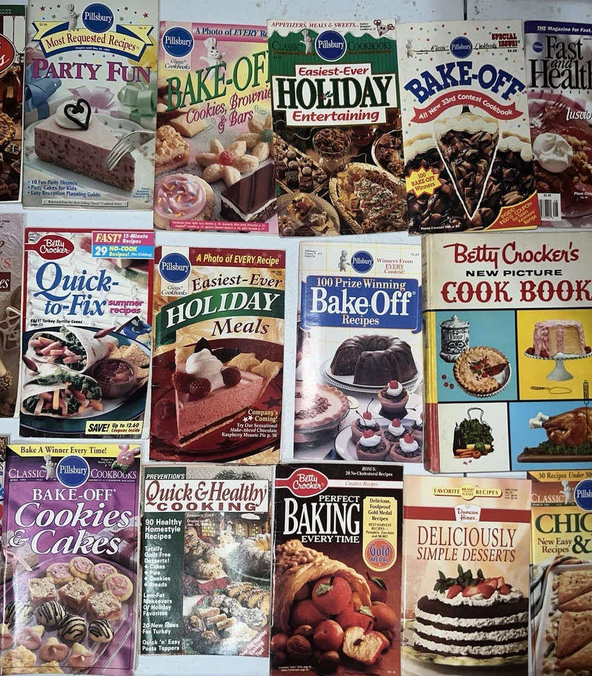 Lot Of 30 Pillsbury Classic Cookbooks Booklets Magazines 80s Betty Crocker - Image 3 of 4