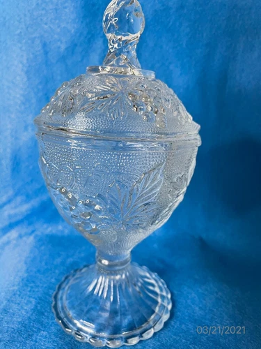 Vintage Glass Federal Candy Dish W/Lid Harvest Grape Scallop Stem Foot Pedestal