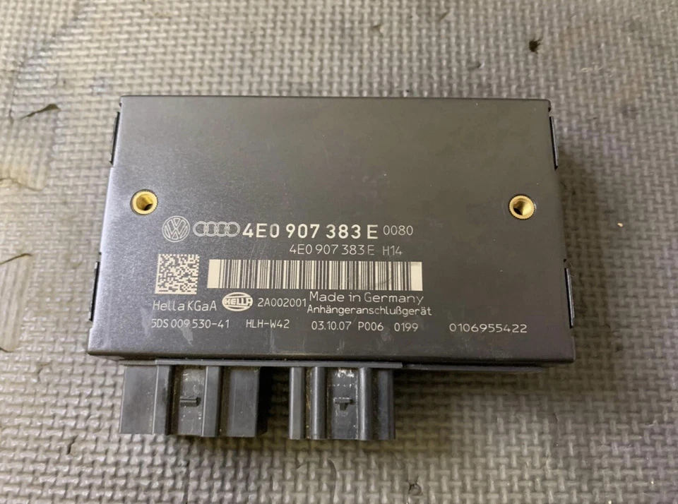 Engate de reboque traseiro Audi Q7 2008 com parafusos e módulo 4L0803921F 2007-2015 fabricante de equipamento original - Imagem 3 de 4