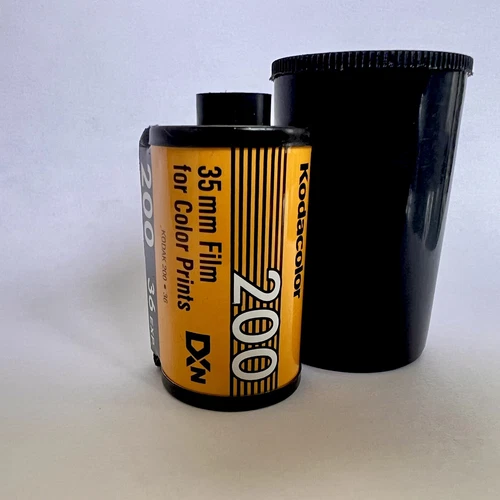 Kodak Gold 200 Color Film (35mm, 36 exposures)
