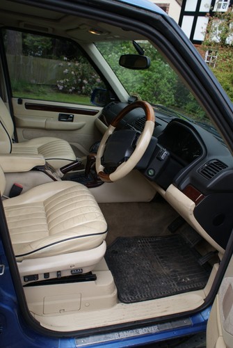 Ultimate ex-factory prototype P38 Range Rover, celebrity owner - Picture 7 of 12