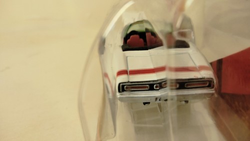 Johnny Lightning 2008 Auction Insanity "1969 Dodge Coronet R/T" - Picture 5 of 9
