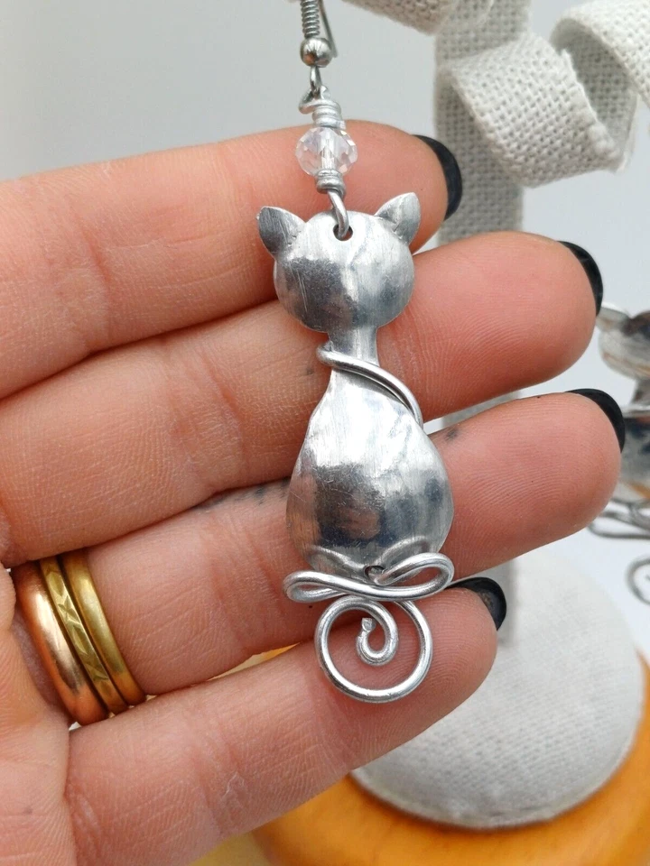 ORECCHINI ALLUMINIO RICICLATO - PENDENTE GATTO - Immagine 3 di 4