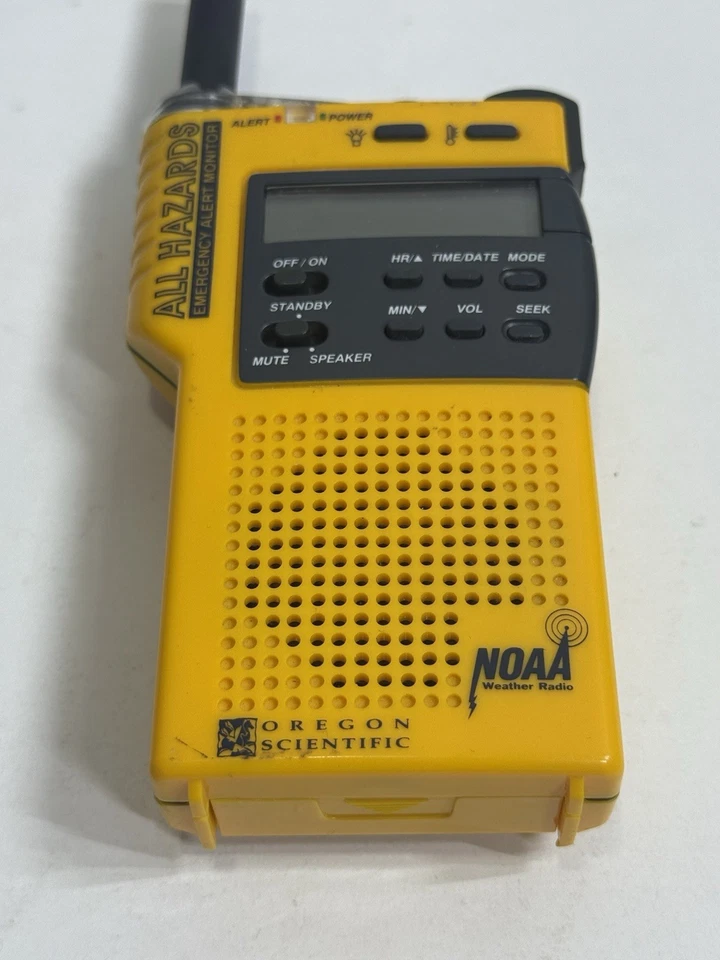 Oregon Scientific Emergency Alert Monitor All Hazards NOAA Weather Radio WR-8000 - Image 3 of 4