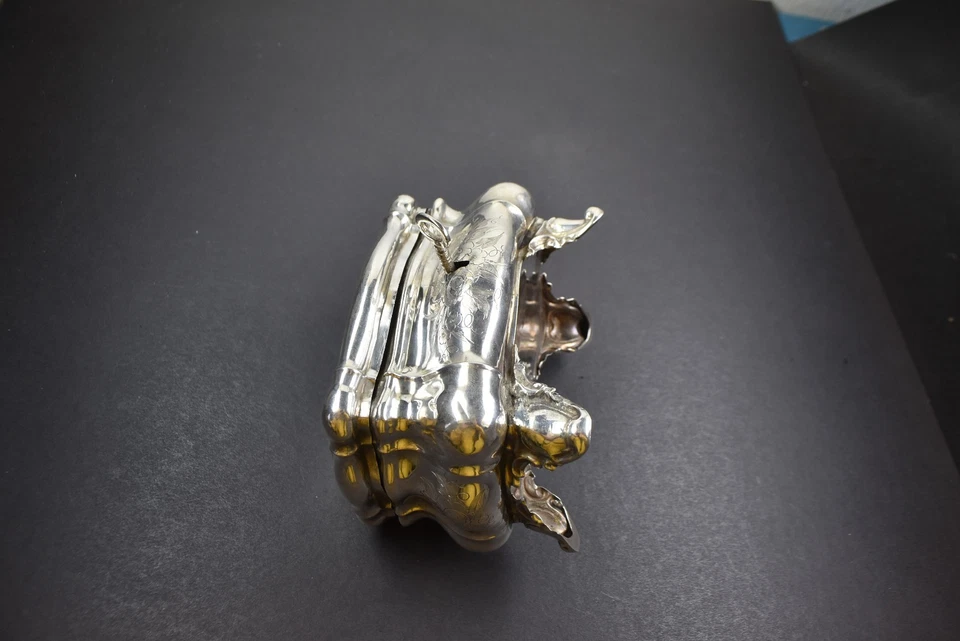 antike Schmuckdose Silber floral ziseliert, Schlüssel, innen vergoldet um 1870 - Bild 3 von 4