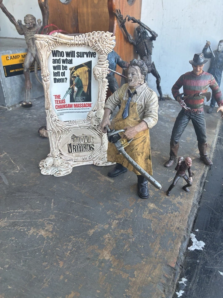 Figura de acción McFarlane Toys The Texas Chainsaw Massacre Leatherface 18 pulgadas  Foto 4 de 4