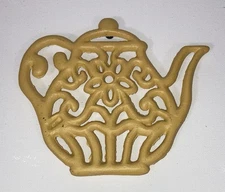 2009 WMG Footed Cast Iron Yellow Tea Pot Trivet
