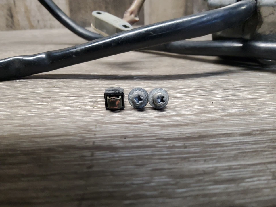 1986 86 86-87 Suzuki VS700 Intruder Right Side Controls Switches DL-692 - Image 3 of 4