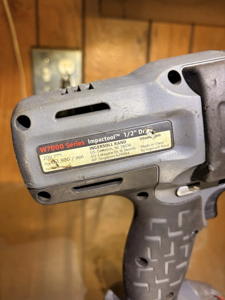 Ingersoll Rand W7000 Series 20V Cordless Impact Wrench 1/2" CHARGER INCLUDED - Image 2 of 3
