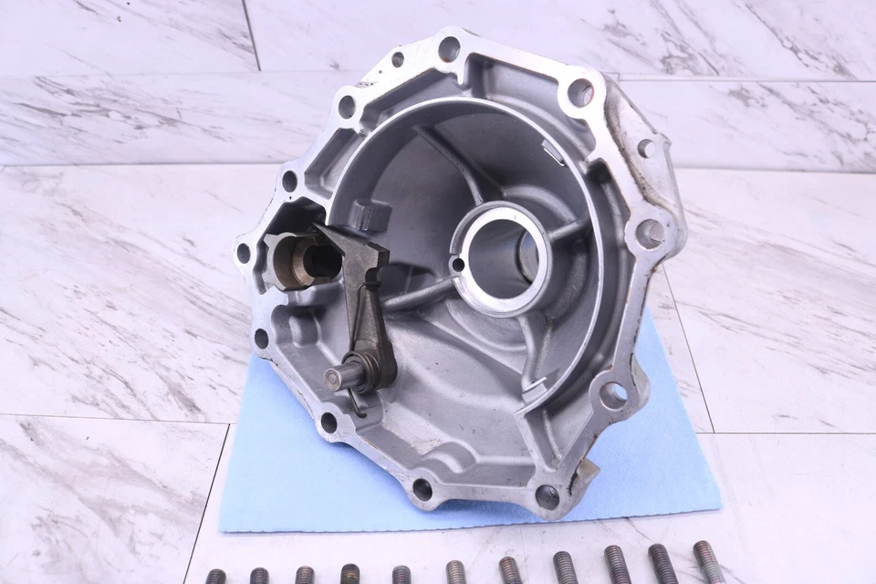 08-15 G37 370Z Q40 Q50 VQ37VHR A/T EJE TRASERO EXTENSIÓN EJE DE SALIDA CARCASA OEM Foto 2 de 4