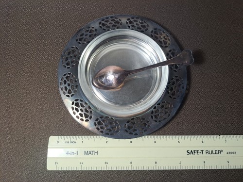 Oneida Silversmiths 3 Piece Jelly Set, Scarab Spoon, Tray, Glass Insert 05-129 - Picture 4 of 15