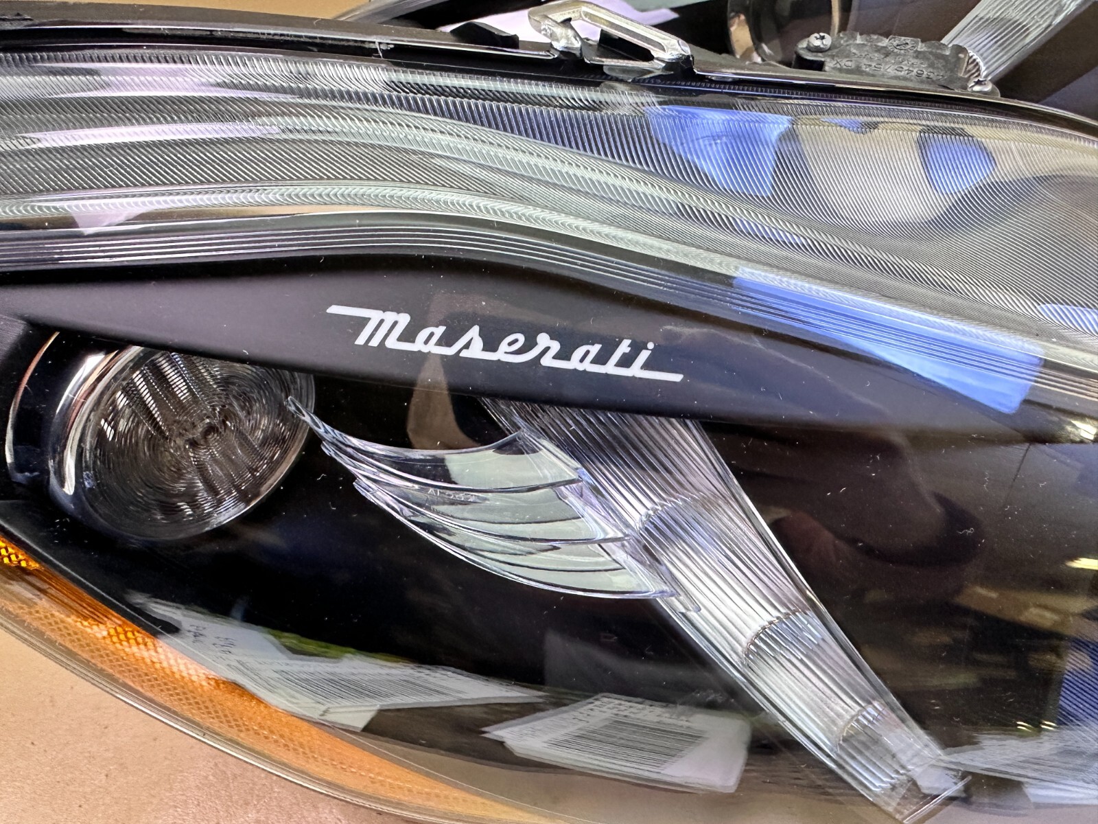 2013-2017 MASERATI GRANTURISMO M145 Pair HEADLIGHT XENON BLACK W/ WHITE LOGO OEM