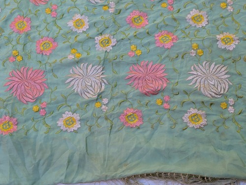 VTG 20s SILK PIANO SHAWL EMBROIDERED FLORAL 18" FRINGE 48x48 GREEN PINK WHITE YE - Picture 13 of 21