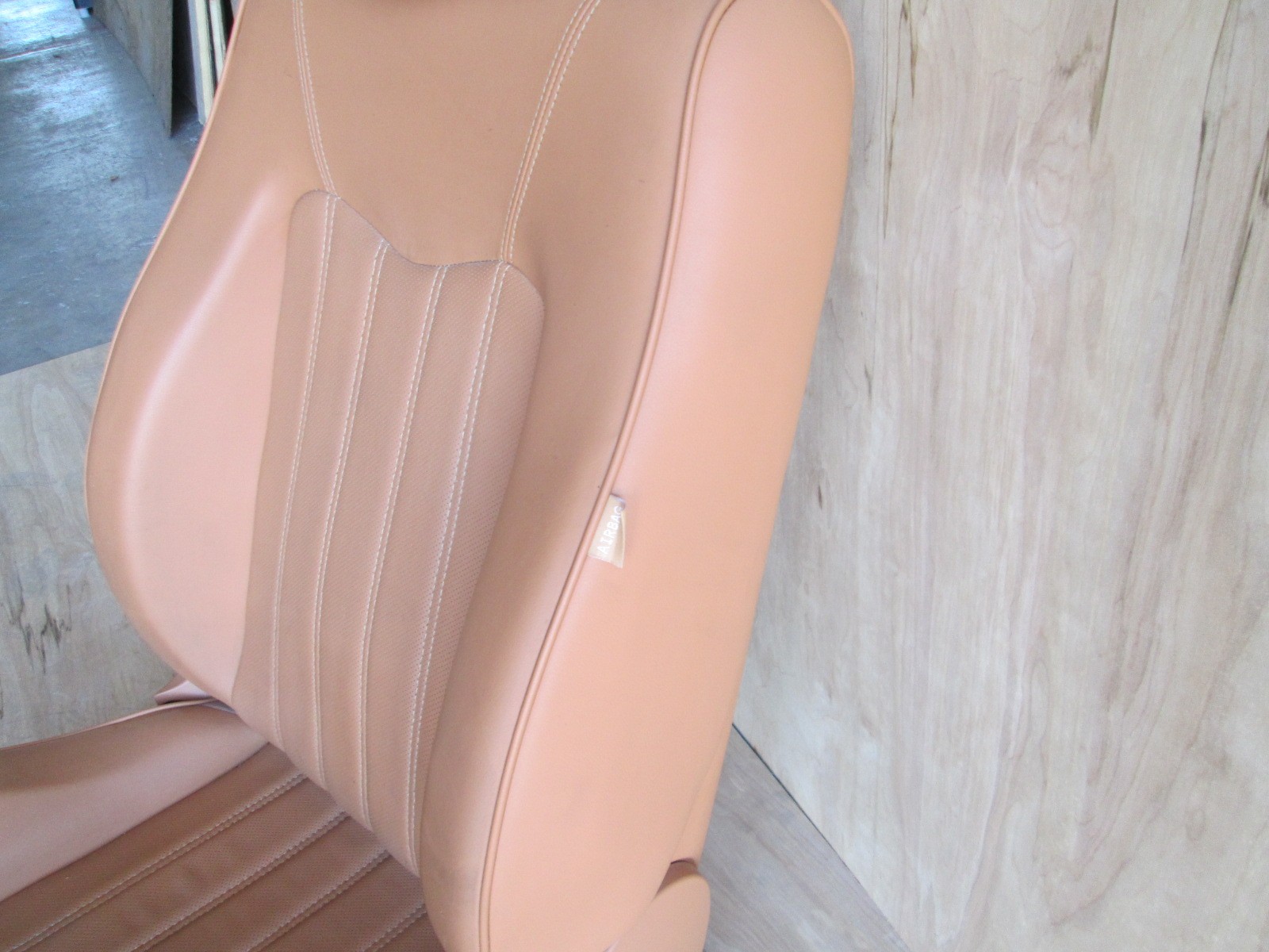 Maserati  Quattroporte -  LH / Driver Seat (beige) w/ Rails / Guides - Heated