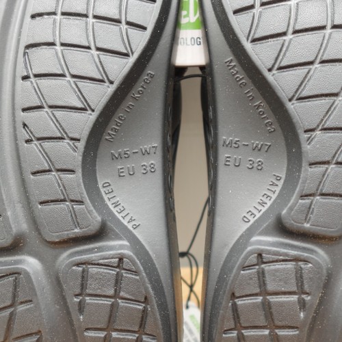 OOFOS Original Recovery Comfort Thong Flip Flop Sandals Black M 5 W 7 NWT - Picture 6 of 7