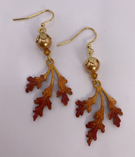 Eichenblatt Ohrringe handbemalt mit goldfarbenen Swarovski Glasperlen Herbstschmuck - Bild 2 von 6