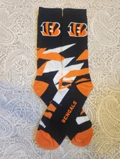 Cincinnati Bengals For Bare Feet Unisex NFL Football Crew sock Size Men 9-11 