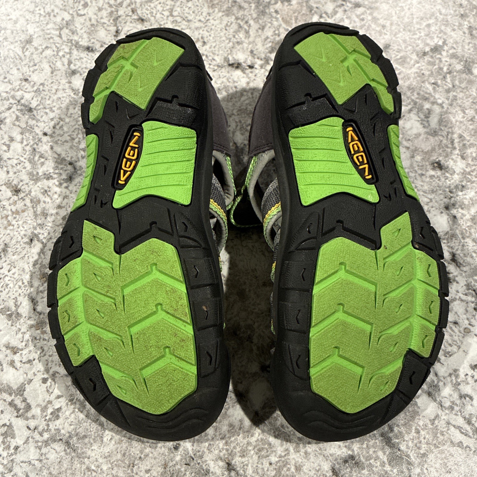 Sandali sportivi impermeabili Keen Boys Newport H2 1014266 Racer grigio verde taglia 5