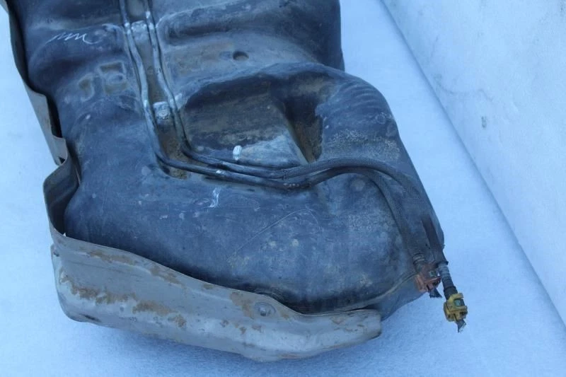 Toyota Sequoia 2006 tanque de combustible de gasolina Foto 3 de 4