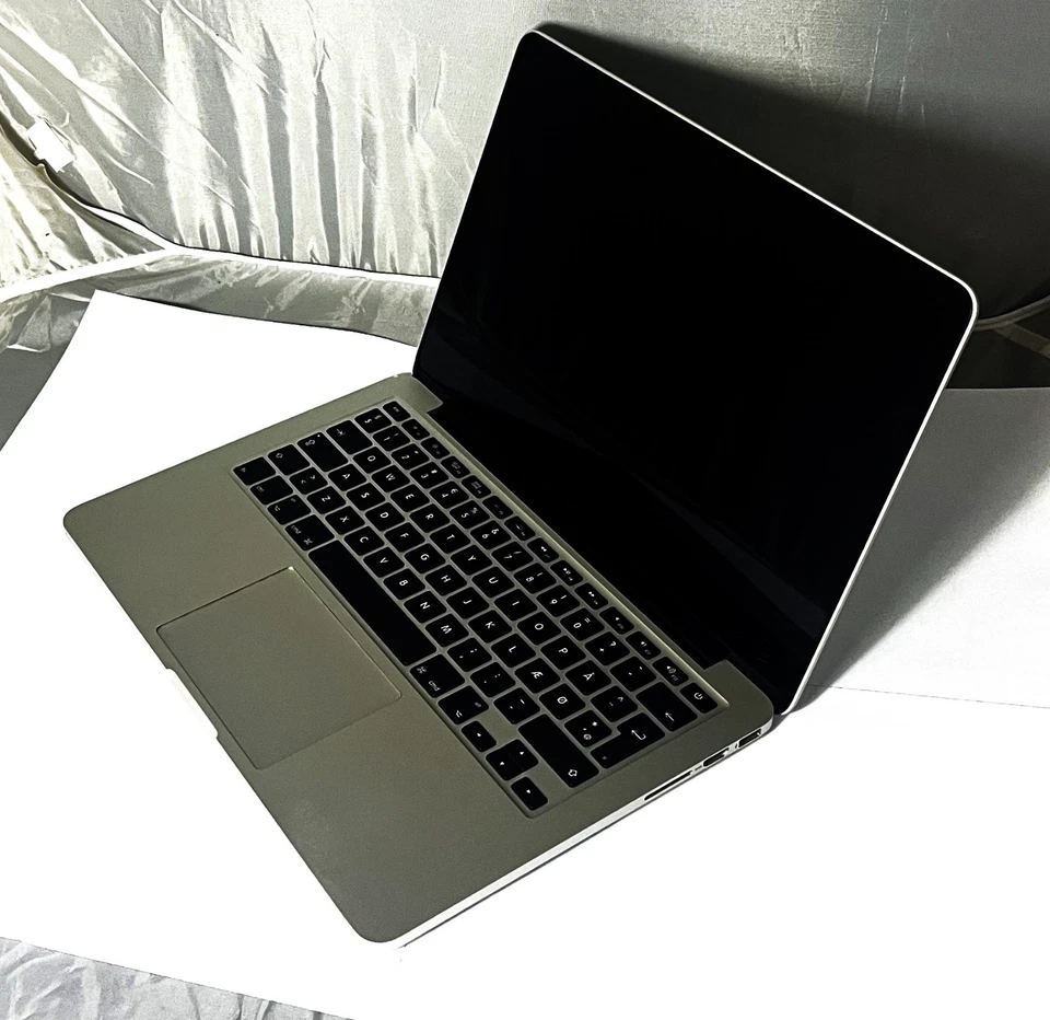 Apple MacBook Pro A1502 Intel Dual-Core i5 2.4GHz 13.3Zoll Retine 128GB SSD 4GB - Bild 3 von 4
