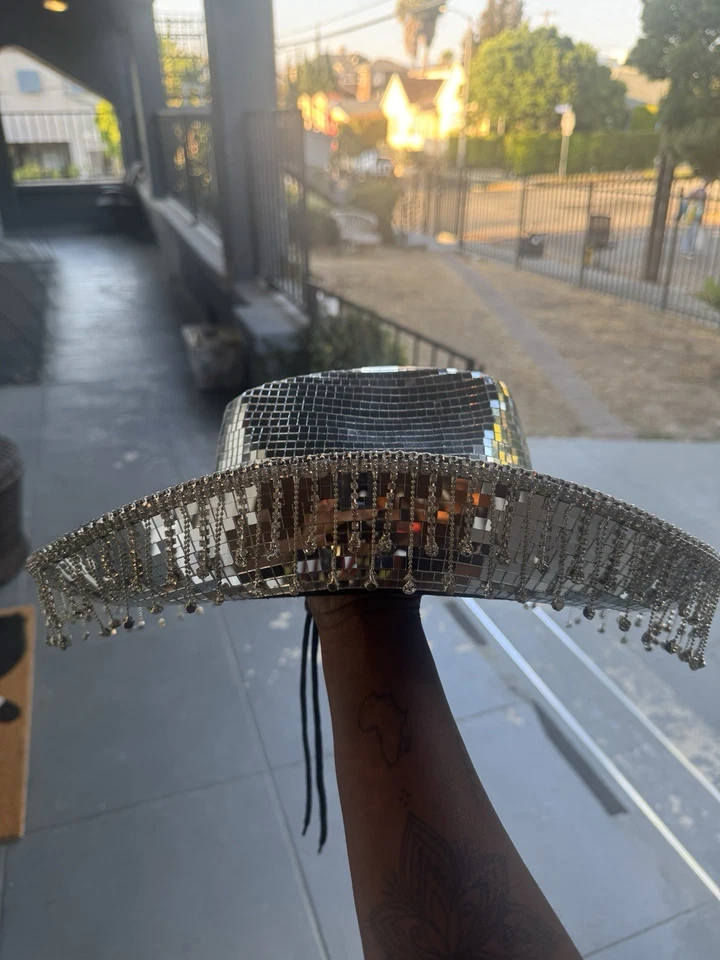 Disco Baile Vaquero Niña Sombrero Espejo Plata Festival Rodeo Club Foto 2 de 4