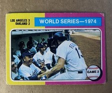 1975 Topps #462 1974 World Series Game 2 Card
