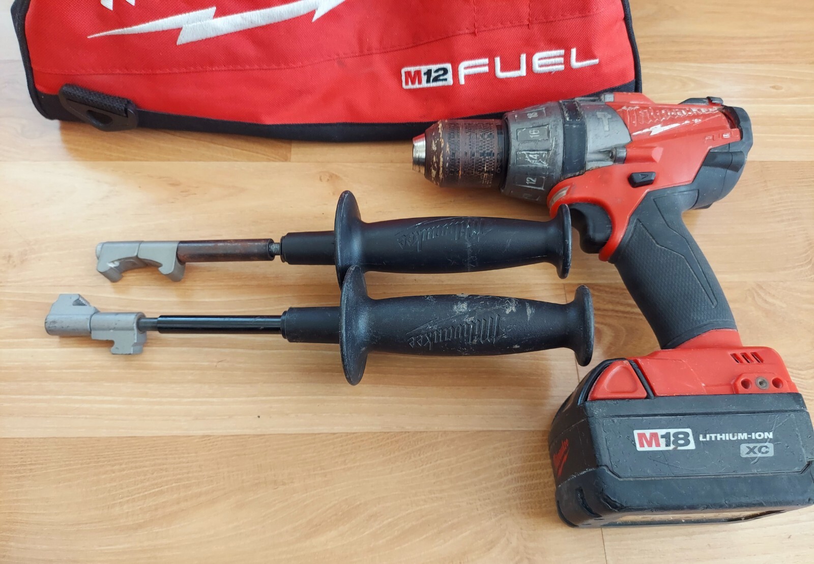 Milwaukee 1/2” Hammer Drill/Driver 260420 1/4” Impact Driver Combo Kit