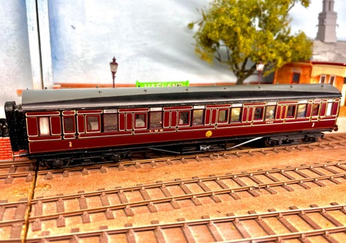 Lawrence Scale Models 4mm Scale kit built LMS Passenger Coach - Picture 5 of 11