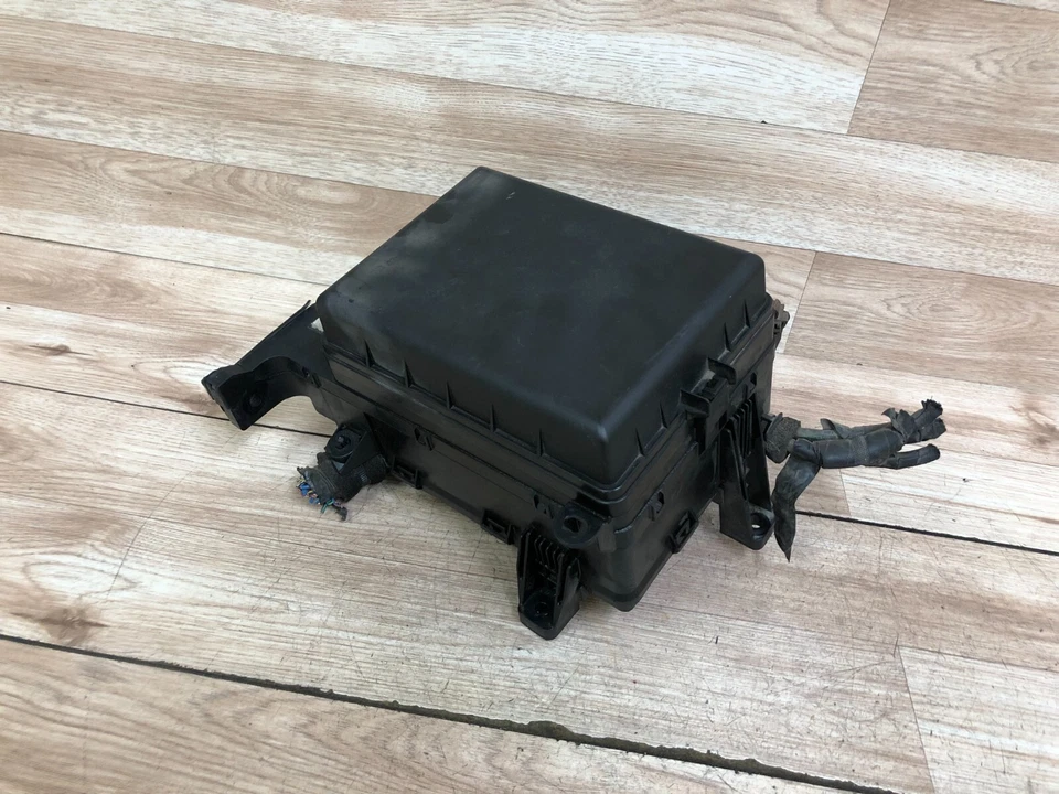 LEXUS LX470 OEM CAJA DE FUSIBLES DELANTERA DEBAJO DEL CAPÓ FUSIBLES RELÉ SOPORTE DE UNIÓN 03-07 Foto 3 de 4