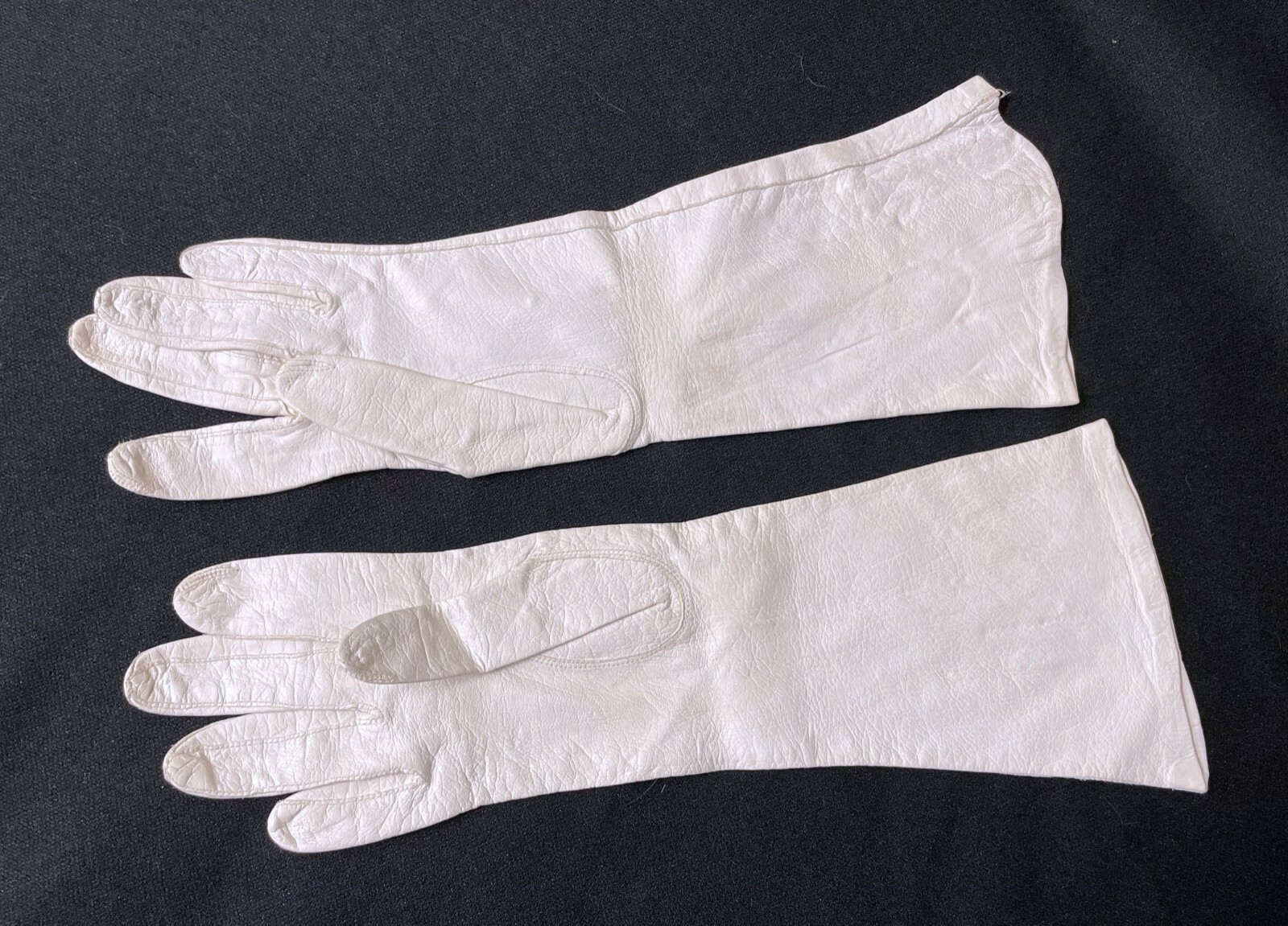 VINTAGE BUTTERY SOFT WHITE KID LEATHER OPERA GLOVES … Gem