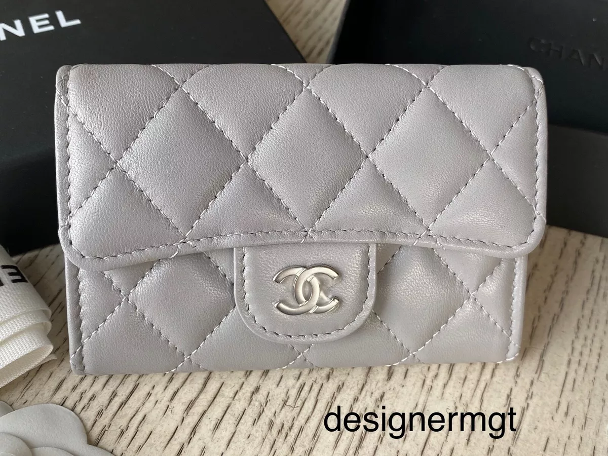 NIB 100%AUTH Chanel 21B Gray Lambskin Snap Closure Card Holder Silvertone  CC