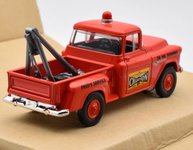 Matchbox Collectibles Yesteryear 1955 Chevrolet Pickup Champion rosso.... - Immagine 3 di 4