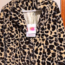 FASHION Women  s Leopard Print Faux Fur Jacket Button Front Collared Lined M
