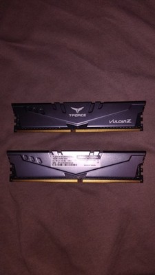Team Group T-FORCE VULCAN Z 32GB (2x16GB) DDR4 RAM - Grau...