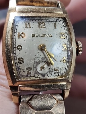 ☆Vintage☆ ~Bulova Watch Co. Swiss Fifteen Jewel Movement Mens