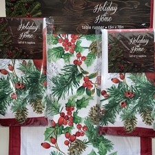 Elrene Cardinal Table Runner of Napkins set of 4